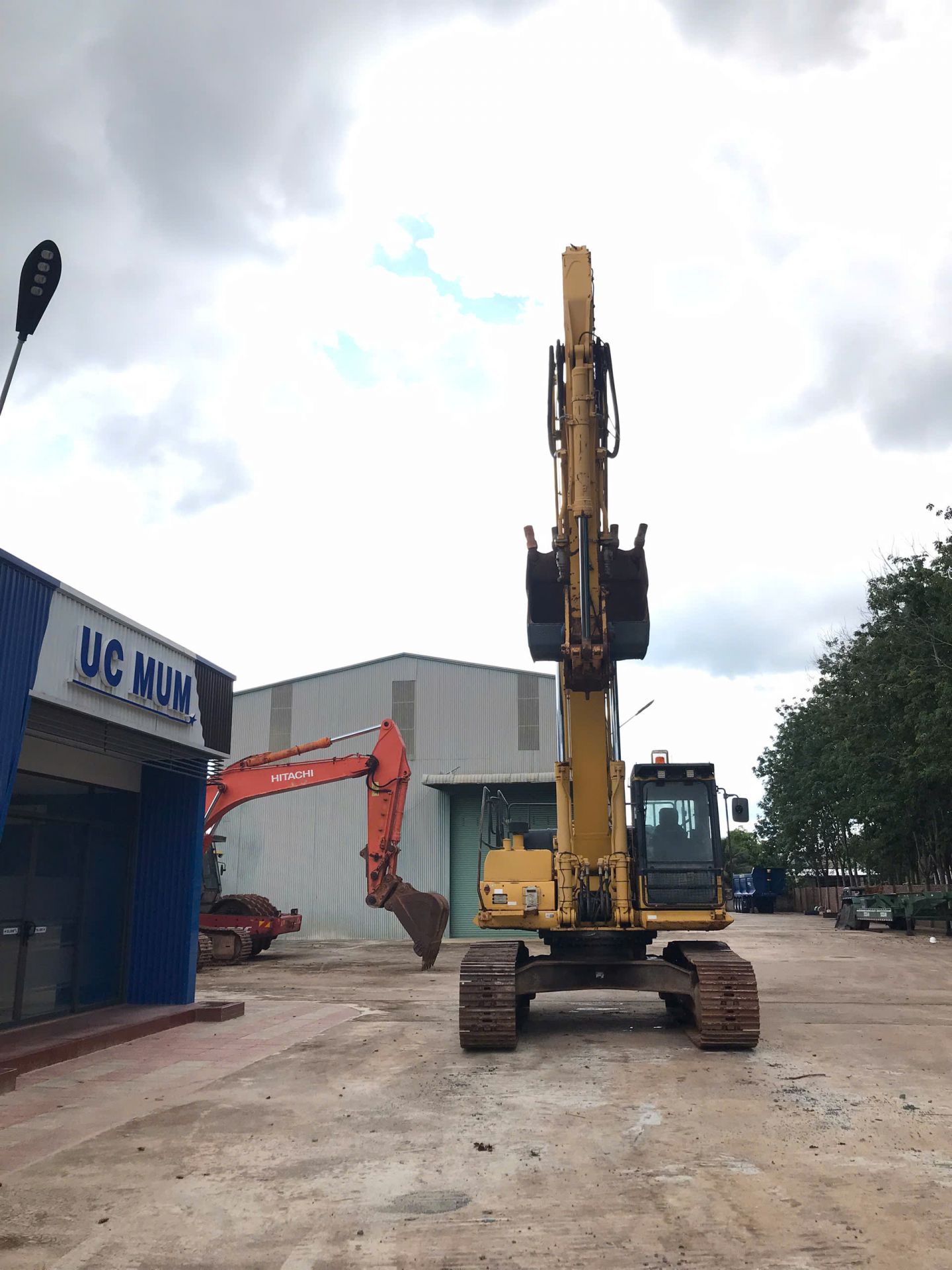 KOMATSU_SOLD